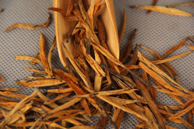 Supreme Yunnan Black Tea Fengqing Dian Hong Golden Buds Needle Dianhong 250g