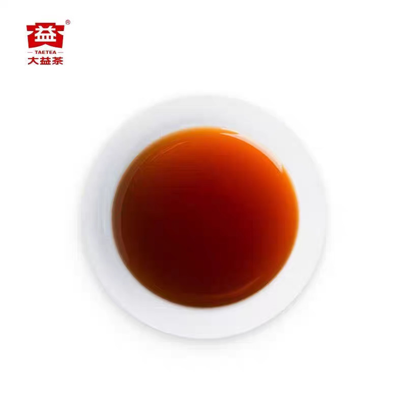 Chinese tea Da Yi 2015 Royal Tribute Round Ripe Pu’er Tea Cake (200g)