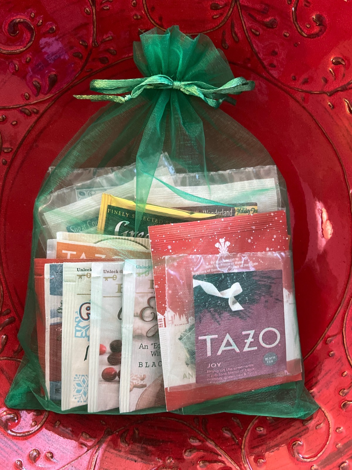 Holiday Tea Bag Sampler Variety Pack – 24 Single-Serve Varieties – 8 Brands