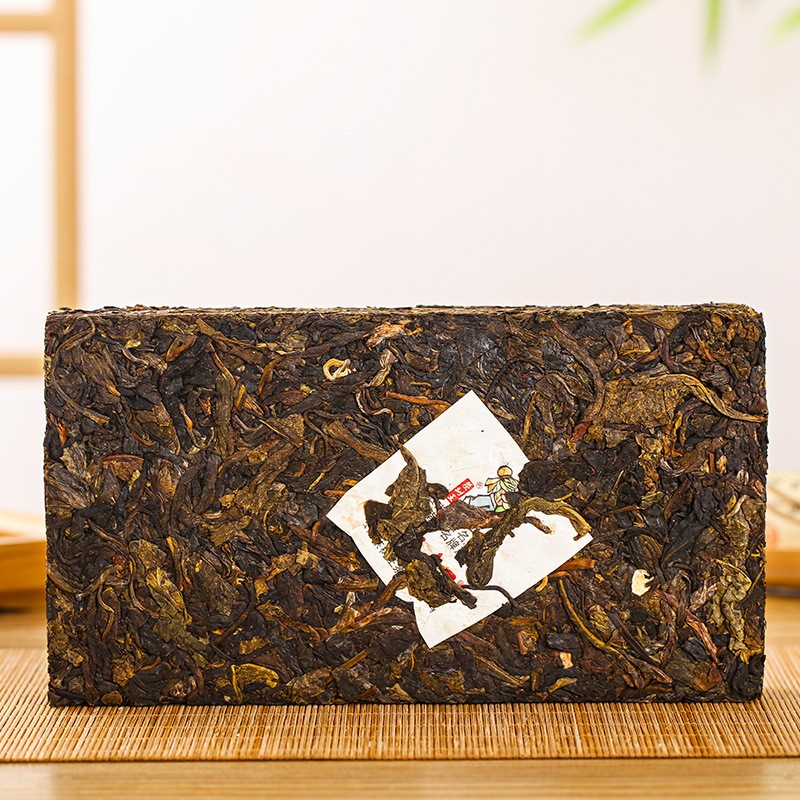 1000g Authentic Yunnan Ancient Tree 2018 Huangjin Leaf Pu’er Tea Raw Tea Bricks