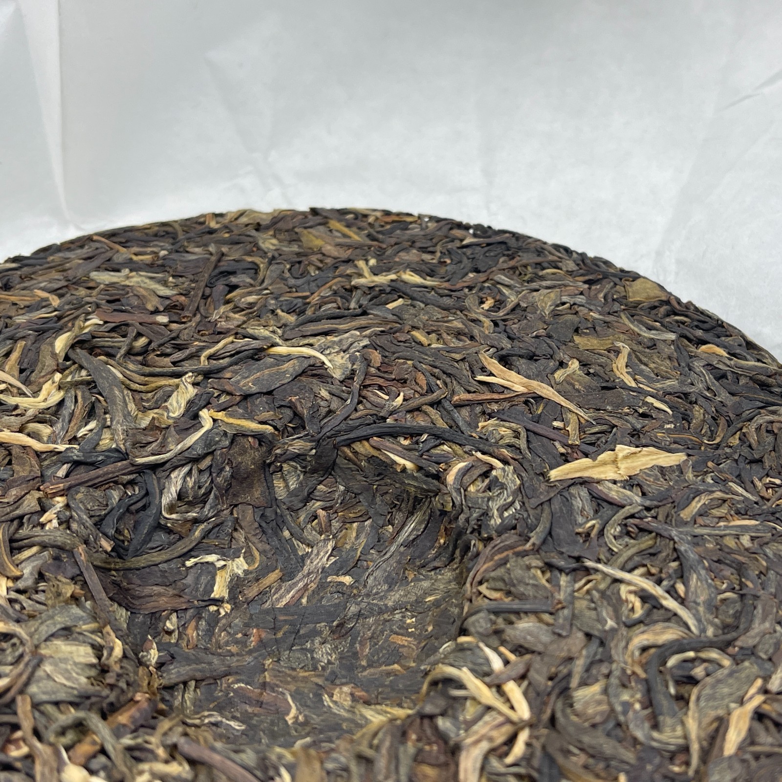 2022 Shengyu Wolongxuan Ban Zhang Raw Pu-erh Tea Cake, 357g, from Yunnan