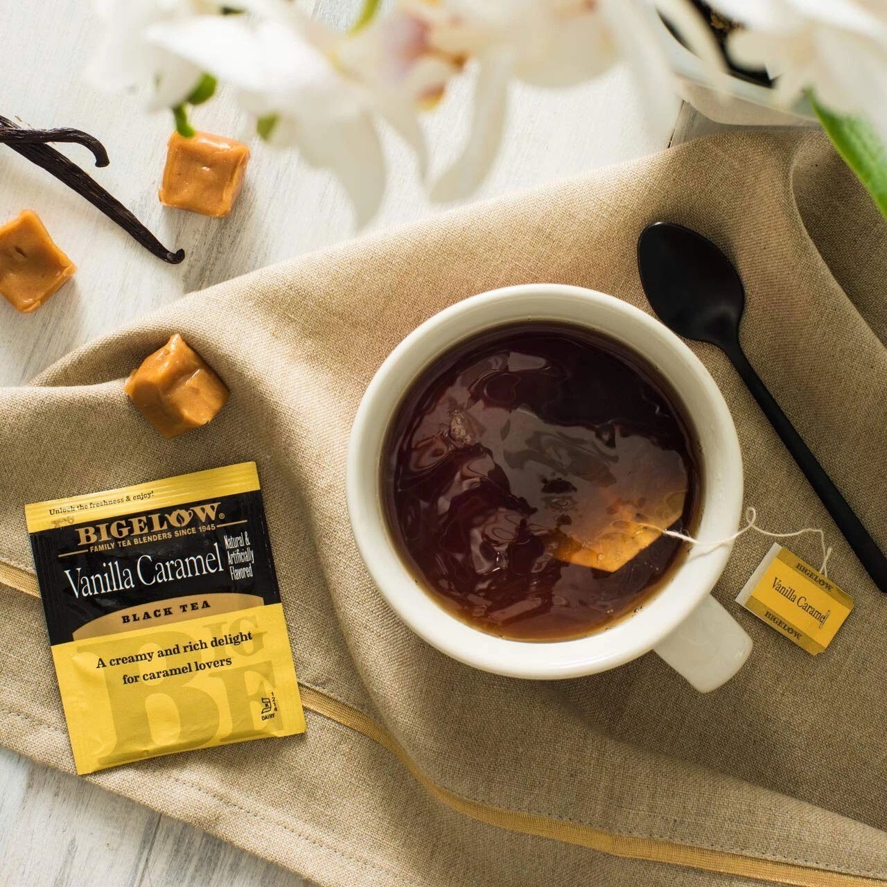 Bigelow Vanilla Caramel Black Tea – 20 tea bags, BB: 06/27
