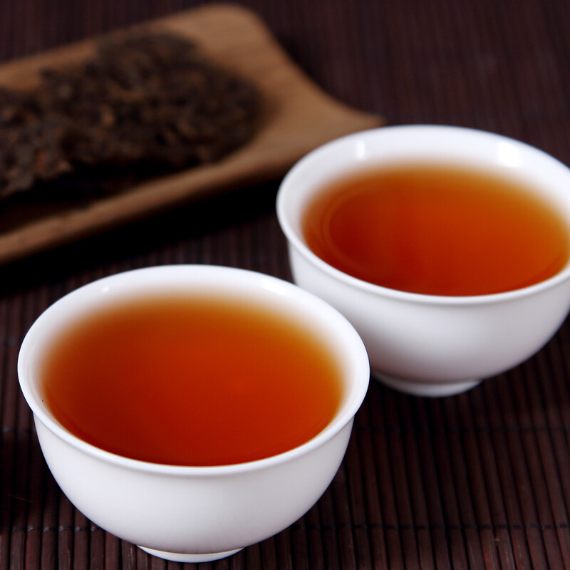 826 * 2014 Yunnan Long Run Tea Ripe Puer Tea Cake LinCang Old Tree Pu-erh 357g