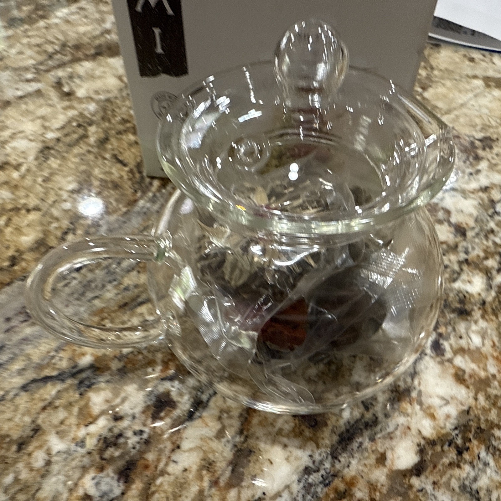 Numi Organic Tea Flowering Gift Set, 6 Tea Blossoms & 16 Ounce Glass Teapot