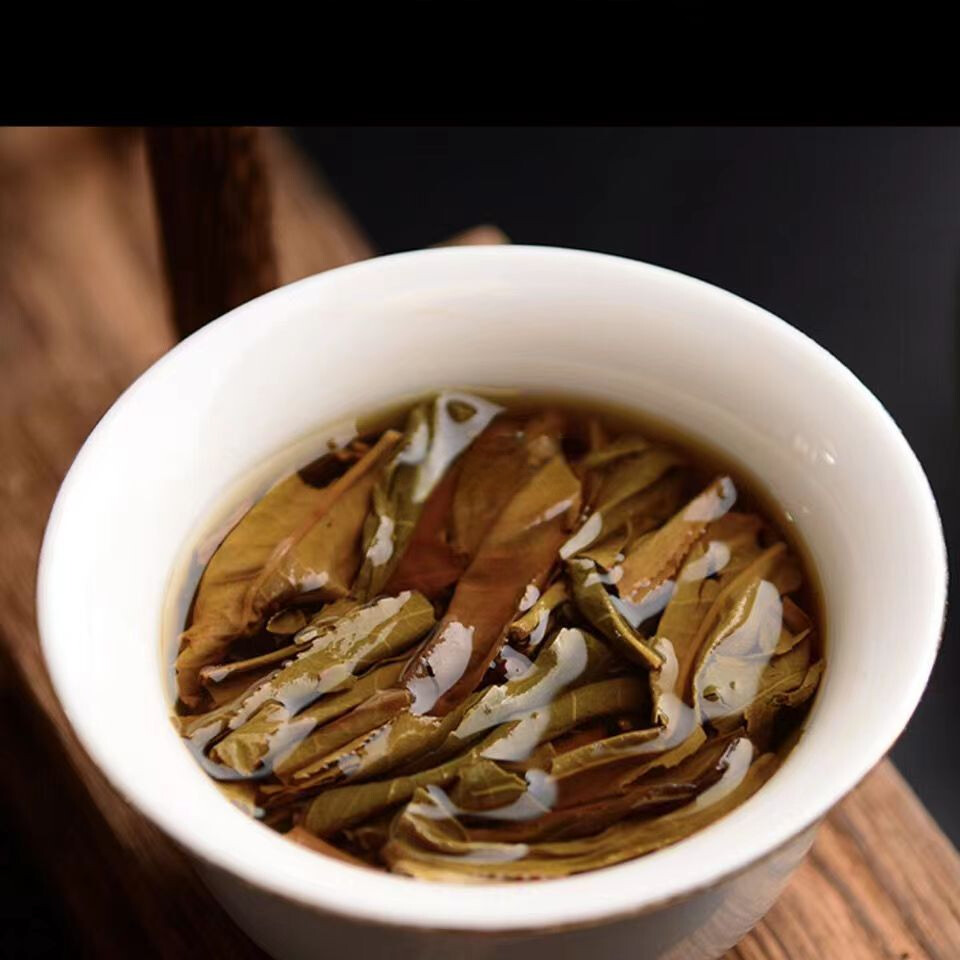 357g Yiwu Raw Puerh Tea Cake Yunnan Old Tree Pu-erh Sheng Tea Big Leaf Pu’er Tea