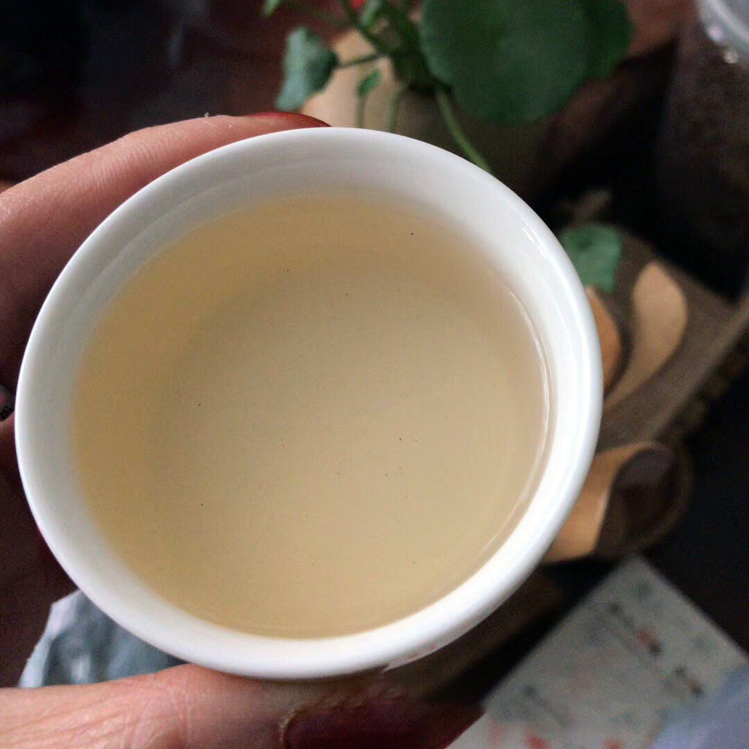 2014 YongDe Big Snow Mountain Bian Zi Pigtails Old Tree Pu’er Tea Puer Raw 400g