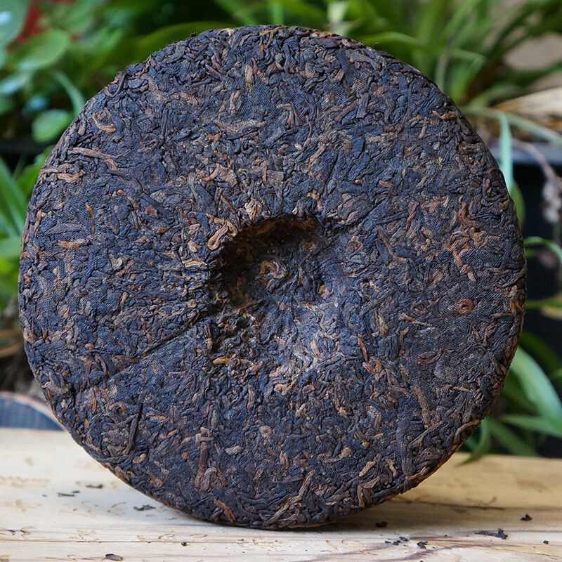 2010 Haiwan Lao Tong Zhi Old Comrade 908 Mini Pu’er Tea Cake Puerh Ripe 200g