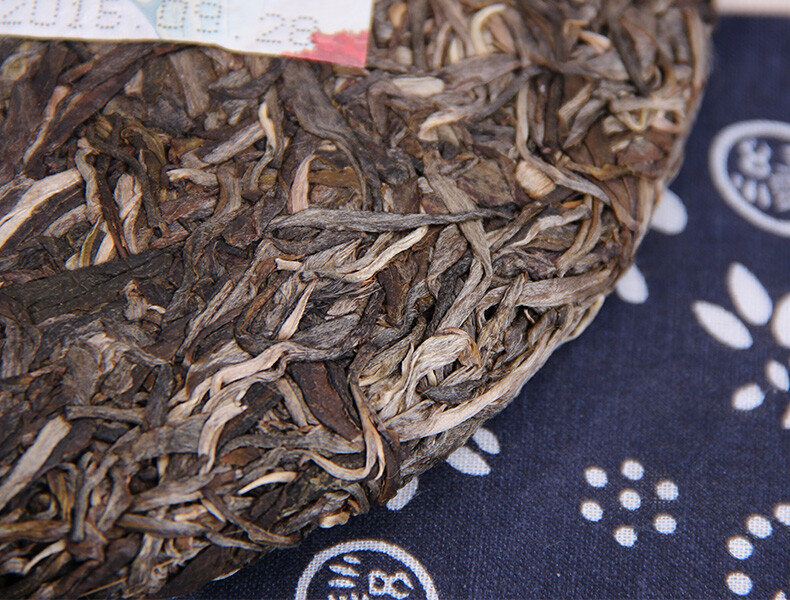 Haiwan 2016 Lao Tong Zhi Pu Erh Tea “Autumn” Qiu Shuang Puer Raw Tea Cake 400g