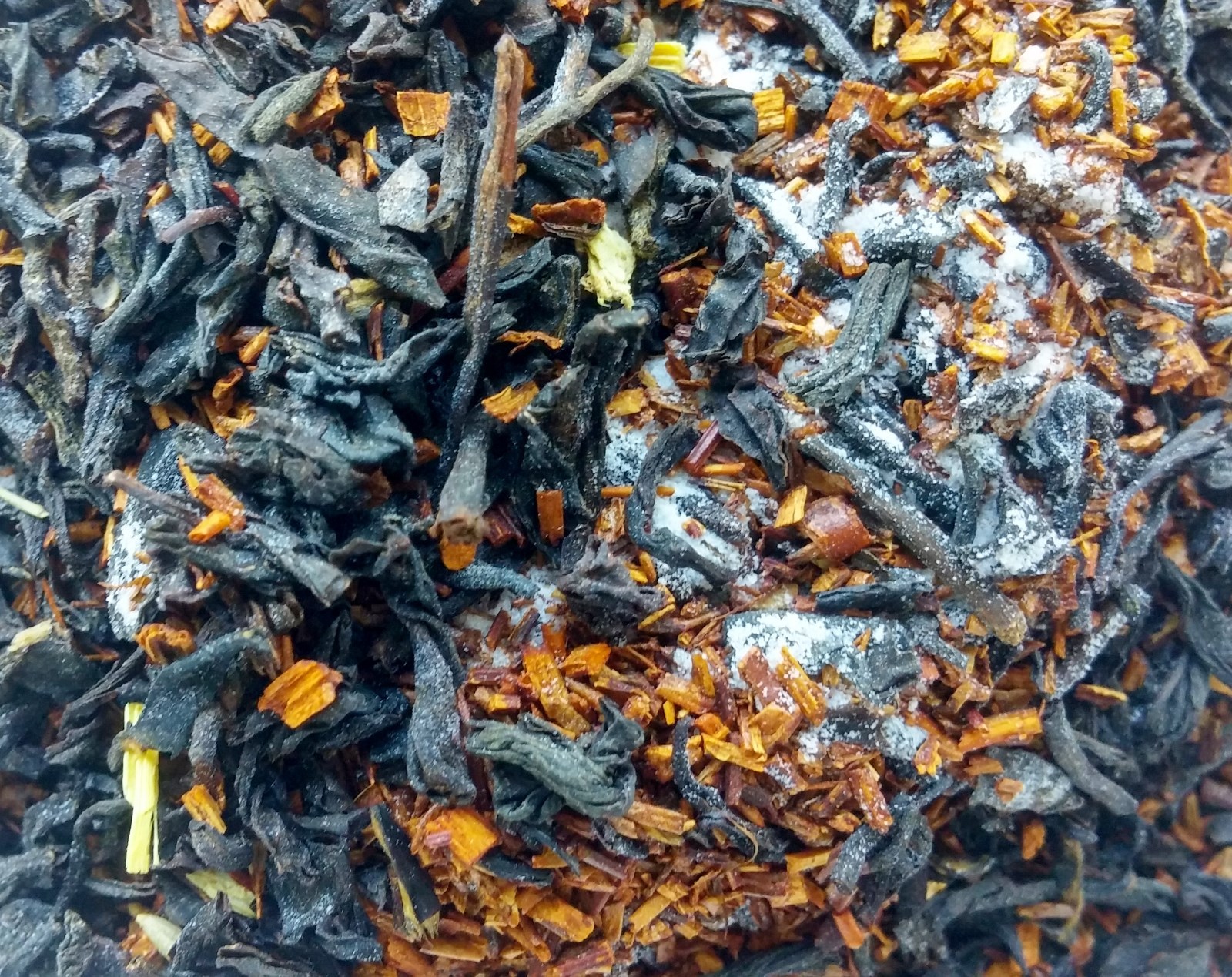 Root Beer Float Organic Tea blend of black & rooibos tea with creamy vanilla