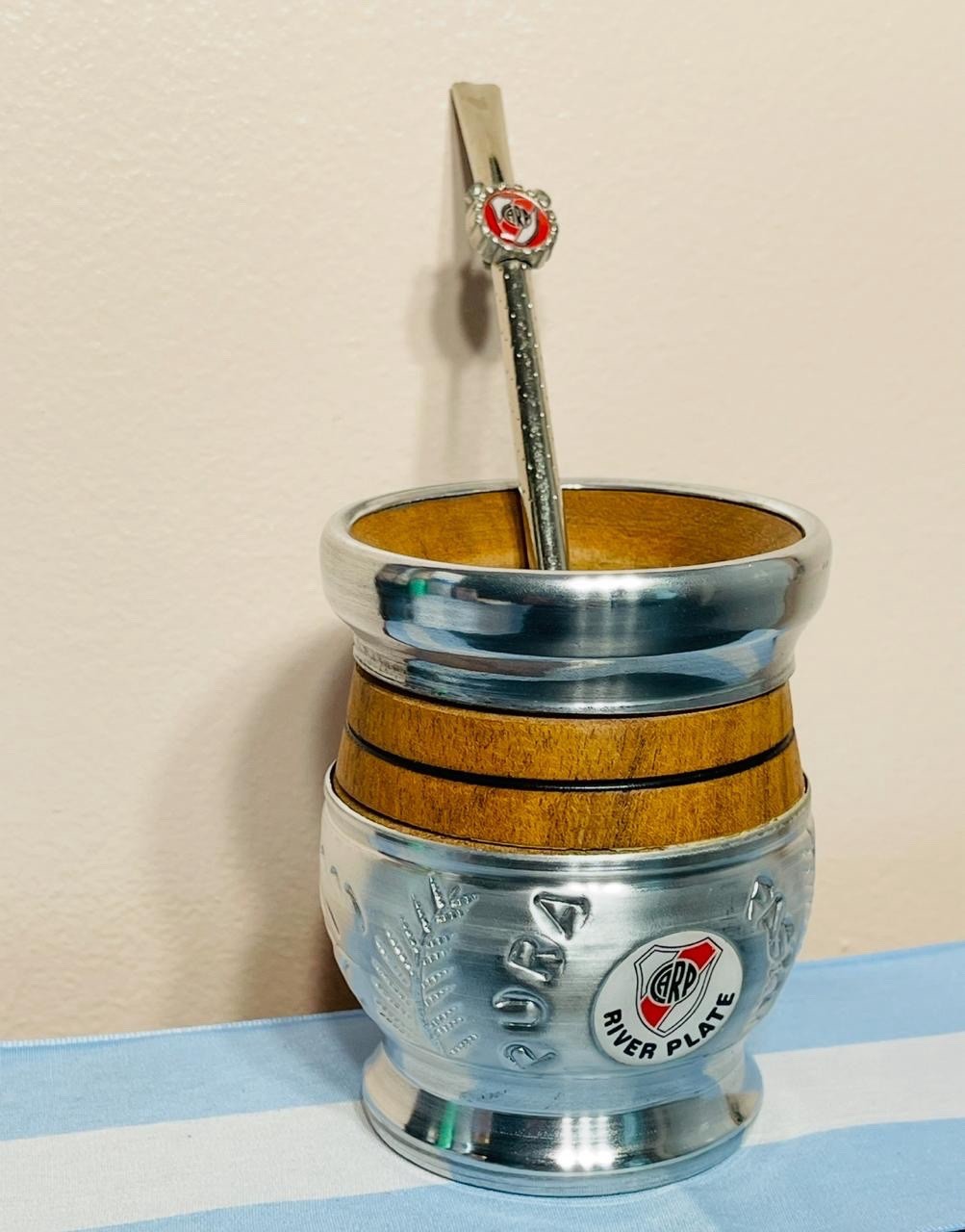 Mate cup yerba argentino – River Plate Cincelado + bombilla straw River Plate