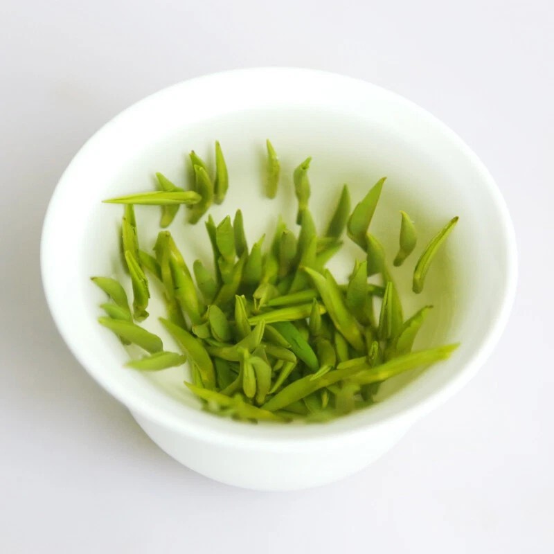 250g Ming Qian Silver Jar Que She Sparrow’s Tongue Chinese Sichuan Green Tea