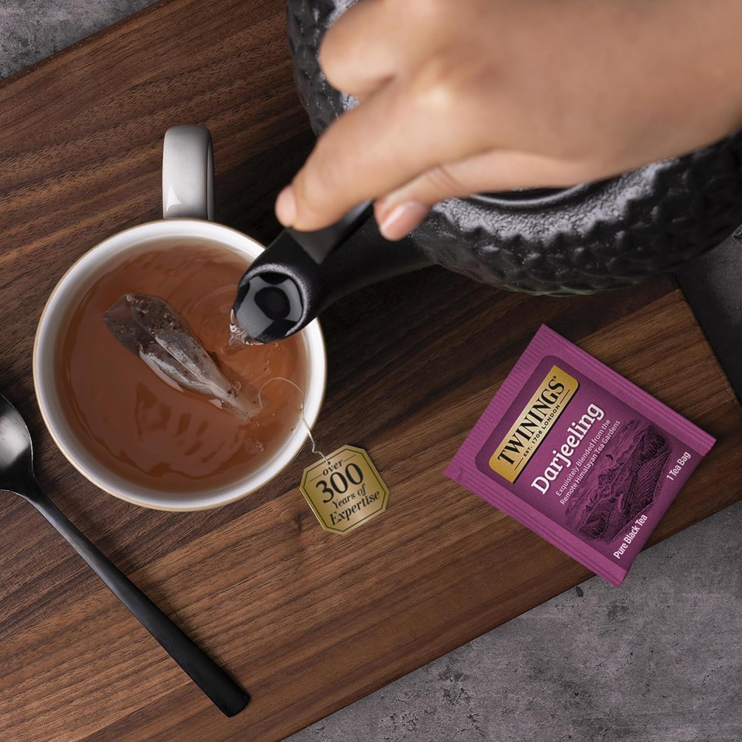Twinings Darjeeling Black Tea Bags, Caffeinated, 20 Count, EXP: 8/13/27