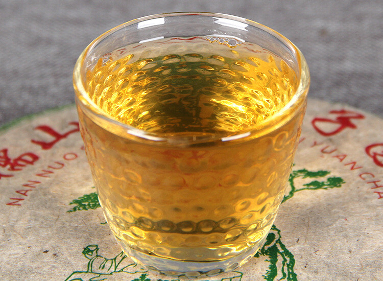 2017 Yr Nan Nuo Shan Qiao Mu Qi Zi Yuan Cha Collection Menghai Raw Puer Tea 357g