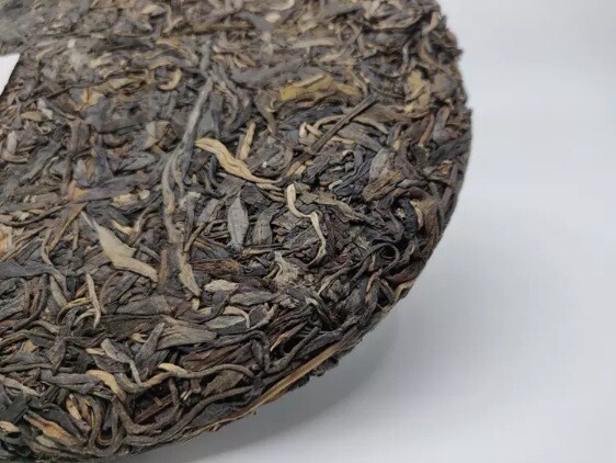 Yunnan Song Pin Hao Yiwu Mountain Ancient Tree Pu-erh Tea 1999 400g Raw Puer Tea
