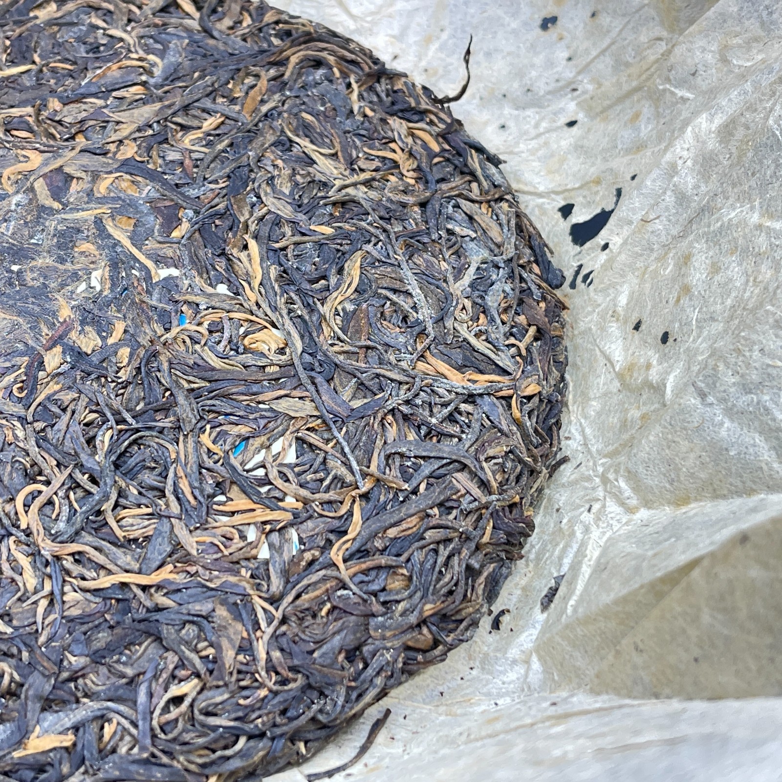 Aged Raw Puer Tea Cake – Vintage Style “Big Blue Mark” Wrapper-357g