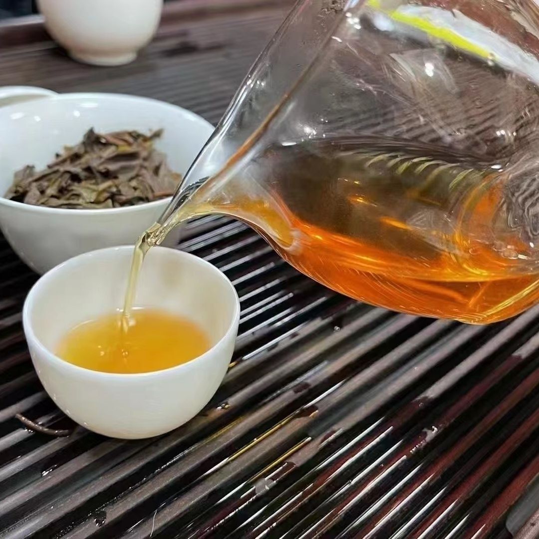 2006 Fu Jin Puerh Tea Brown Mt. Green Pu’er Tea Cake Menghai QiZi Puer Raw 357g