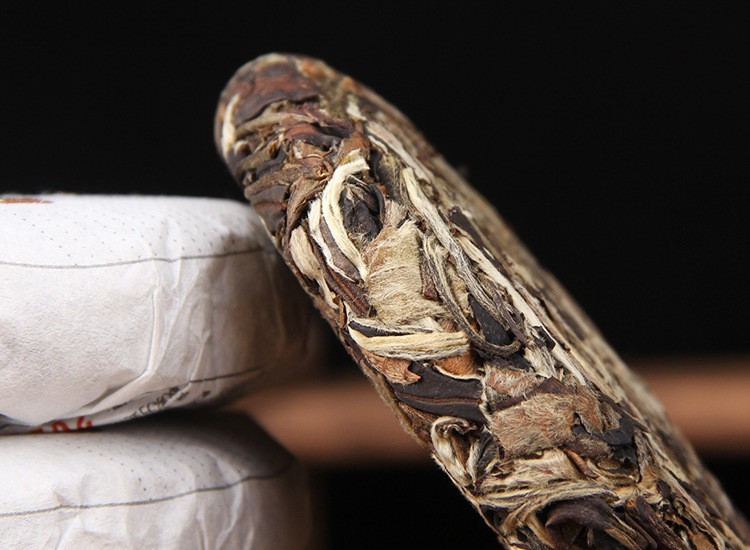 Yunnan Yue Guan Bai Puer MoonLight 100g Yunnan White Tea Buds Raw Ancient Tree