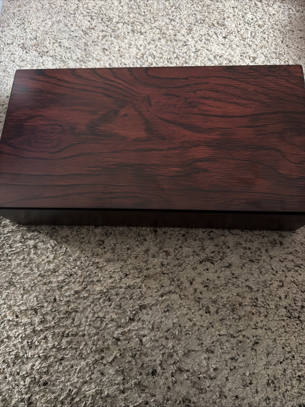 Gao Shan Rou Gui (高山肉桂) Wuyi Mountains. “WU YI ROCK TEA” 30 Count In Wood Box
