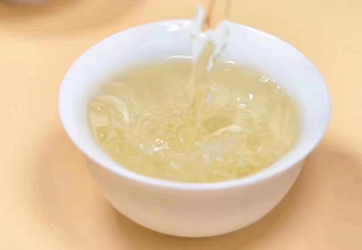 300g Authentic Fuding High Mountain 2018 White Peony Qing Xiang White Tea Cake