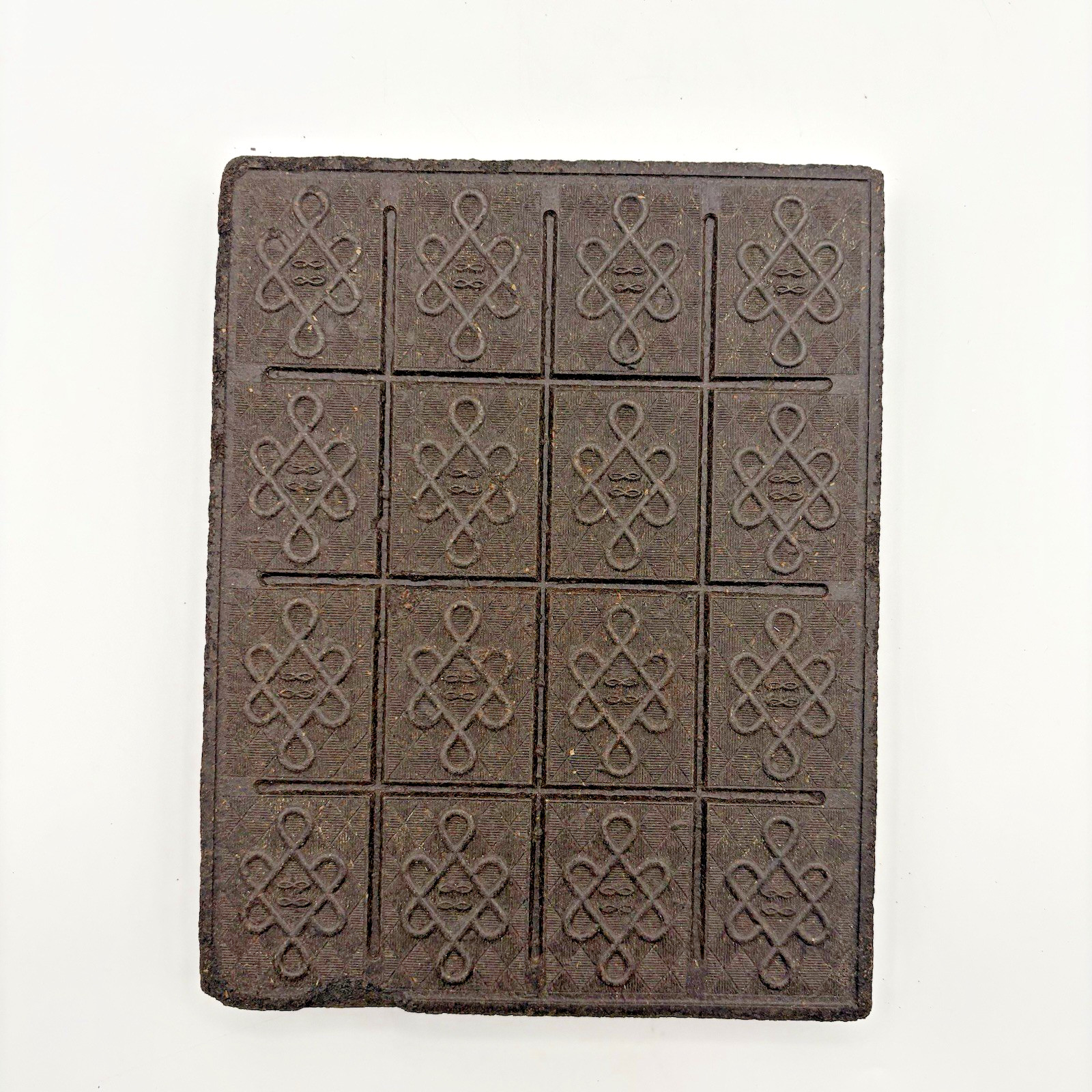 Black Tea Brick 9.5″ x 7.5″ Compressed 2.89 lbs Tea Garden Decorative