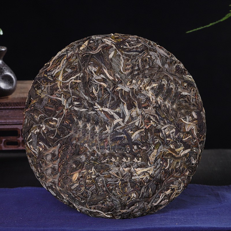 Pu’er Tea Raw Tea Yiwu Big Tree 357g Cake Tea Yiwu Authentic Mountain Tea Cake