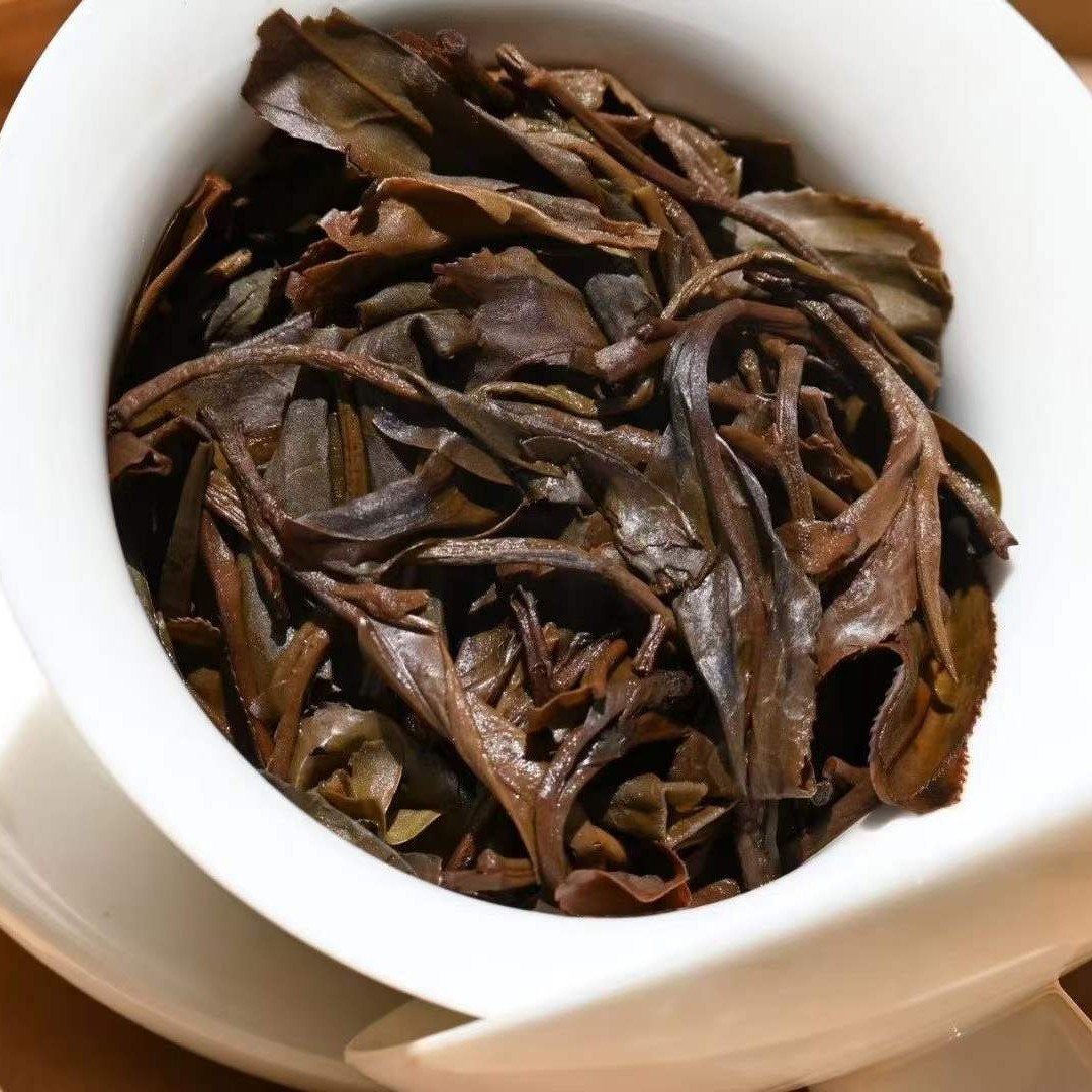 Yulin 1982 Raw Pu-erh Loose Tea (Vintage Spring Bud) 400 Grams