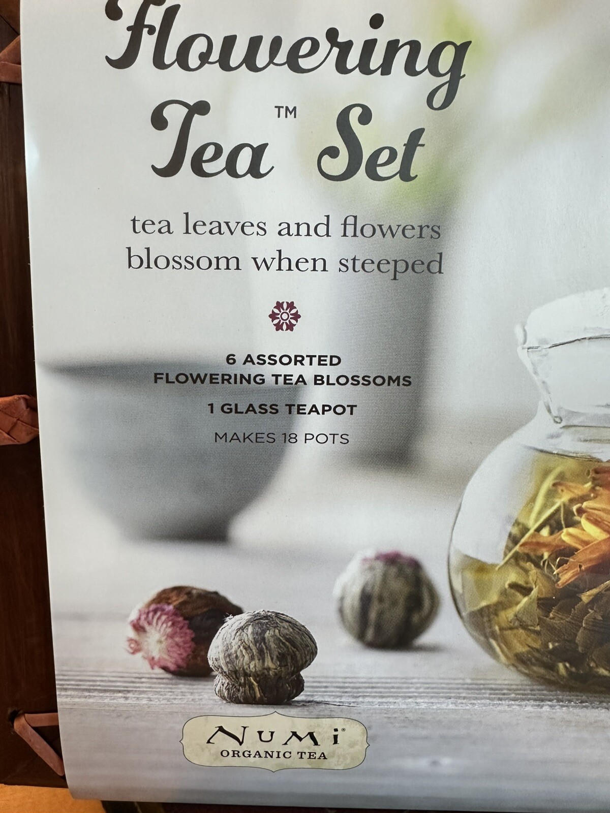 Numi Organic Flowering Tea Gift Set with Glass Teapot – 6 Tea Blossoms