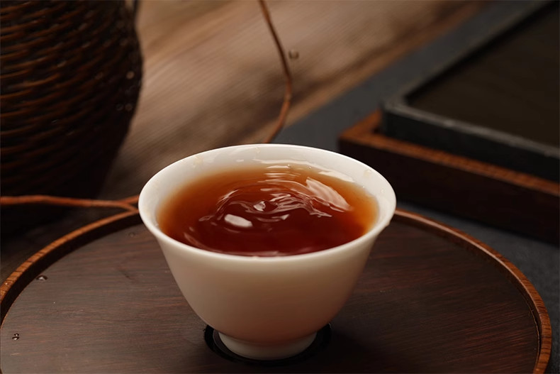 2025 TAETEA Dayi Classic 7572 in a Gift Box Ripe Puerh Tea 150g Yunnan Puer Tea