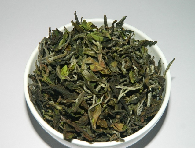Darjeeling Tea (FIRST FLUSH)GIDDAPAHAR P312 HAND ROLLED CLONAL WHITE TEA 200 Gms