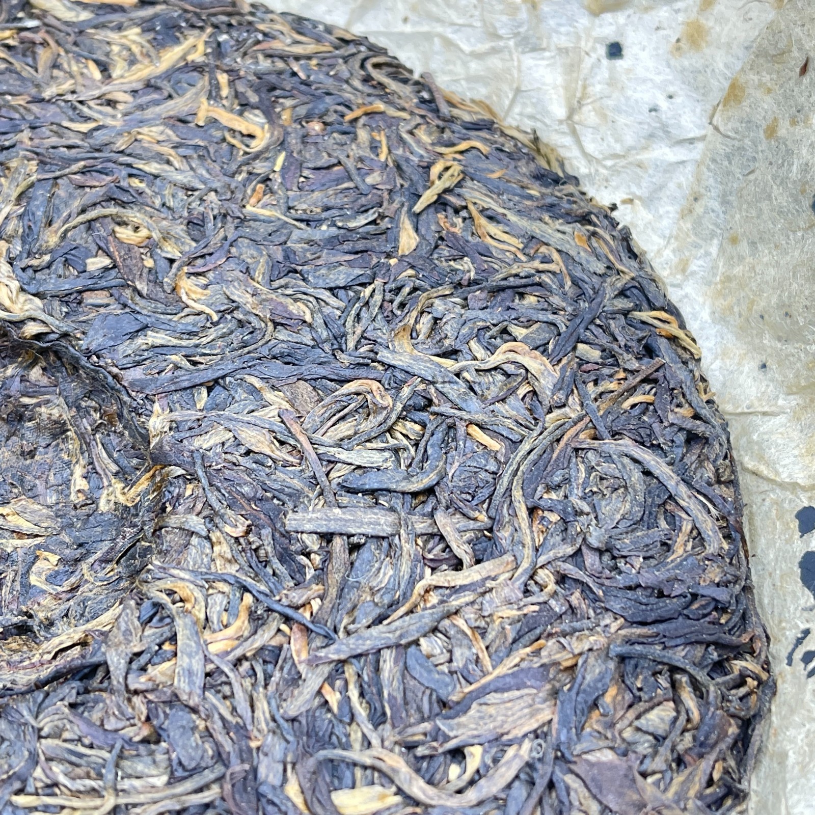 Aged Raw Puer Tea Cake – Vintage Style “Big Blue Mark” Wrapper-357g
