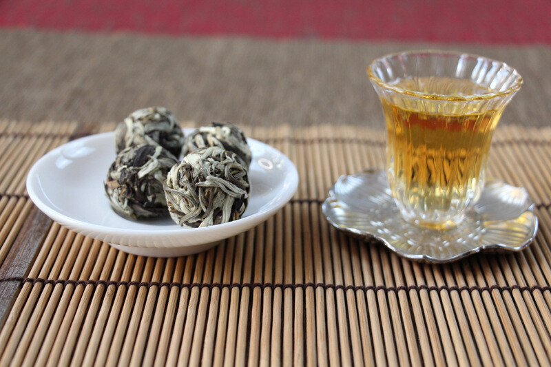 Moonlight White Tea Dragon Pearl 10 Pcs Raw Pu erh White Tea Natural Aged