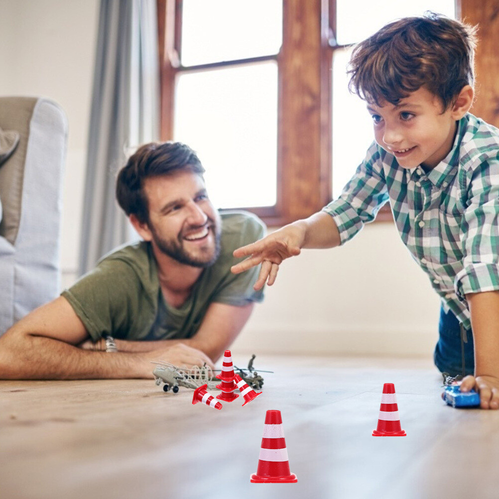 50PCS Simulation Traffic Sign Mini Roadblock road cones miniature Car Ramps for