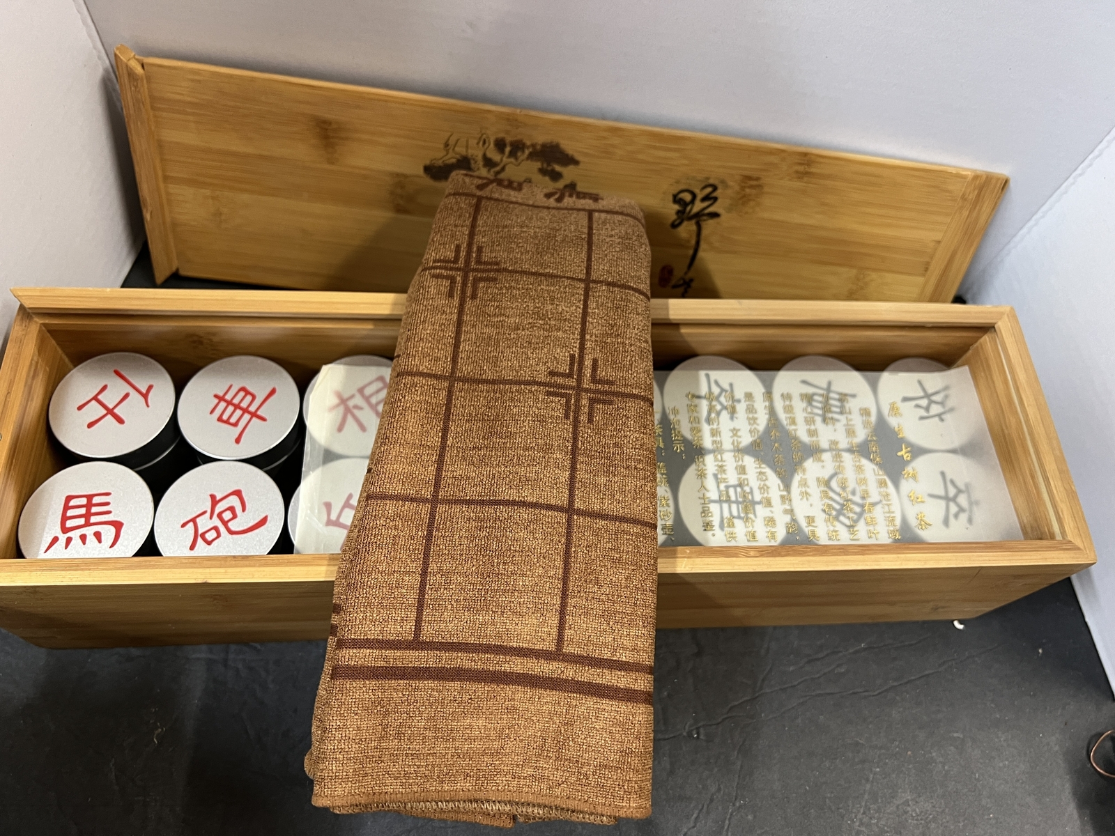 Chinese Yunnan Native Ancient Tree Black Tea 16-pc Tinplate Canister Wooden Box
