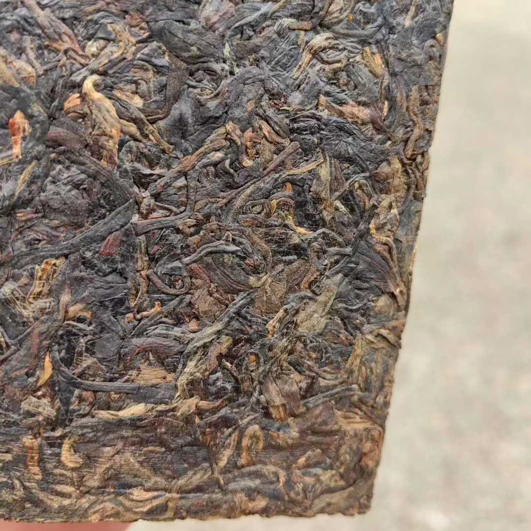 1999 Hong Kong Henry Tea House Lao Banzhang Aged Raw Pu-erh Brick 350g×2
