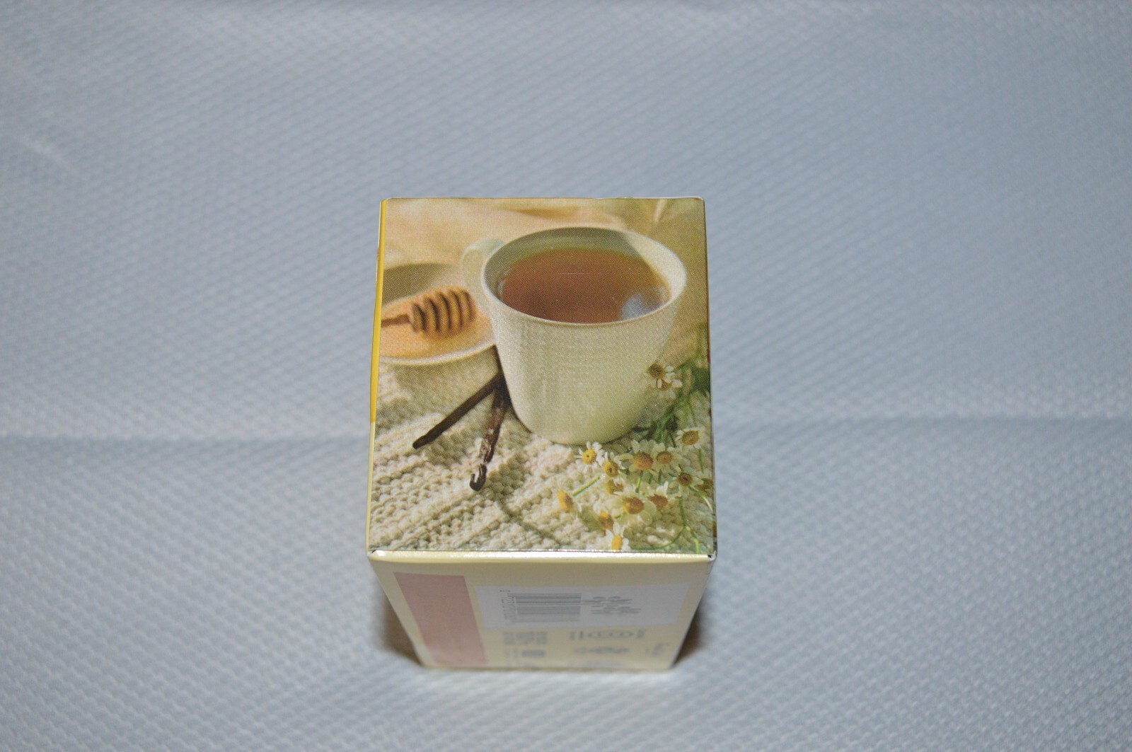BIGELOW ~ CHAMOMILE VANILLA AND HONEY ~ HERBAL TEA ~ CAFFEINE FREE ~ 20 TEA BAGS