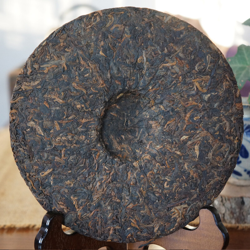 Liang Zai Pin * 2013 Haiwan Old Comrade Ancient Tree Pu-erh Pu’er Tea Ripe 400g