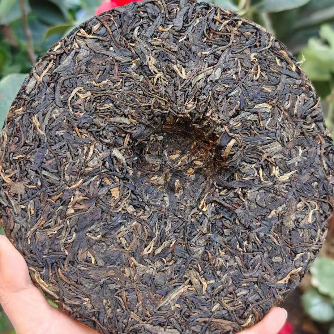 2005 Banzhang Ancient Tree Wild Raw Pu-erh Tea 357g