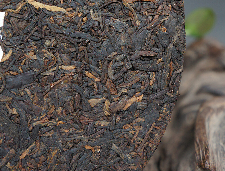 Big Snow Shang Pin Golden Ribbon * 2017 Yunnan Xiaguan Puer Ripe Pu-erh Tea 357g
