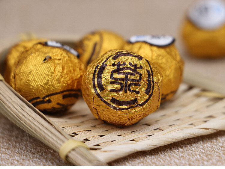 Organic Ball-shaped Aged Shou Mei Longevity Eyebrow Handmade White Tea Ball