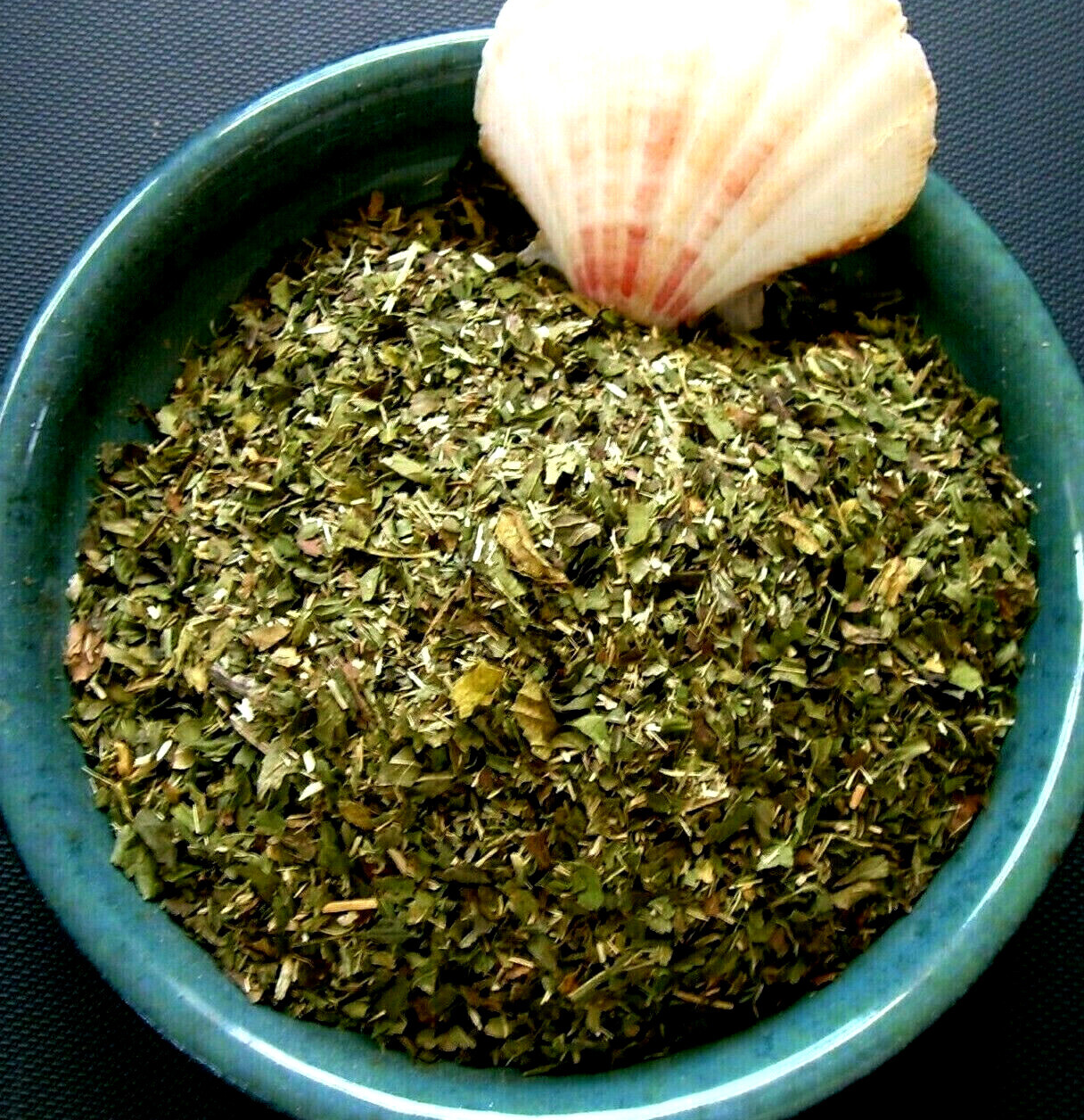 Tea and Herb Blend Fine Cut Green Tea and Pure Cut Leaf Peppermint & Alfalfa