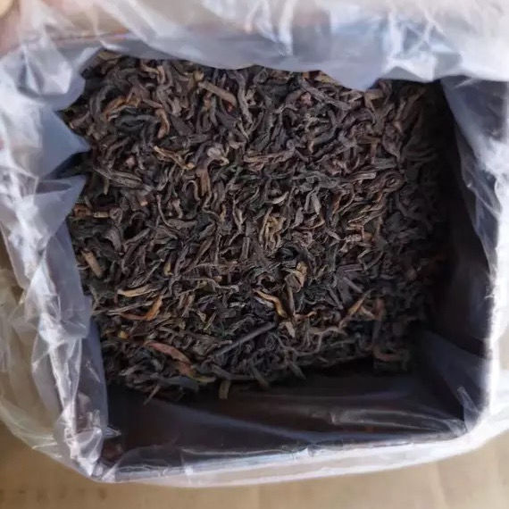 1995 Year Qian Mao Tea House Ripe Pu Erh Tea Aged Puer Ripe Tea 180g Tin