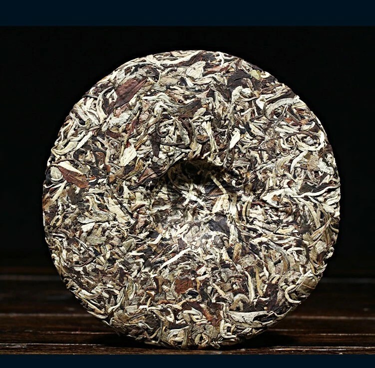 Yunnan White Buds Raw Ancient Tree UnCooked Pu erh Tea,Moon light puer Cake