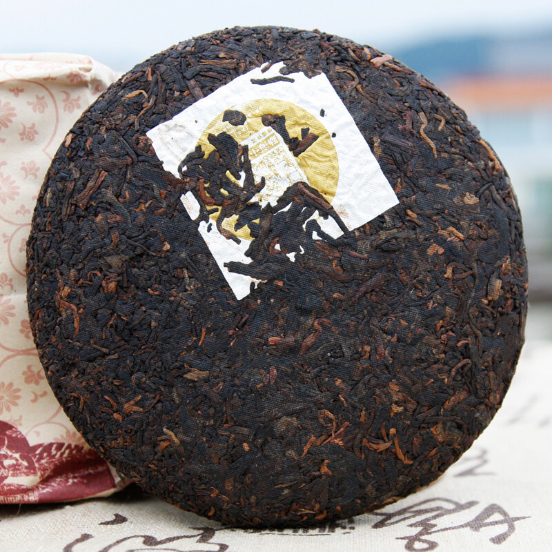 Menghai Tributary Golden Bud Pu-erh Tea Puer Shu Pu’er Puerh Ripe Tea Cake 500g