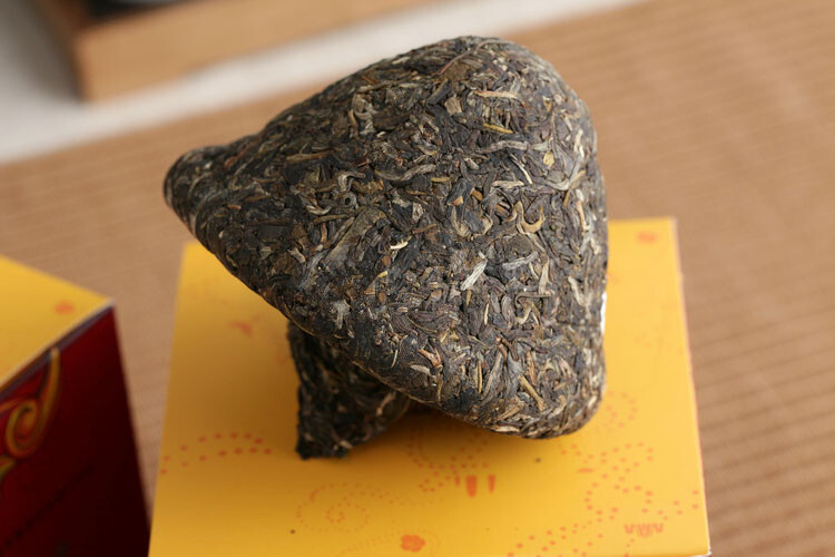 2015 YR Xiaguan Flame Tibetan Bao Yan Jin Cha Mushroom Shaped Pu’er Tea 250g Raw