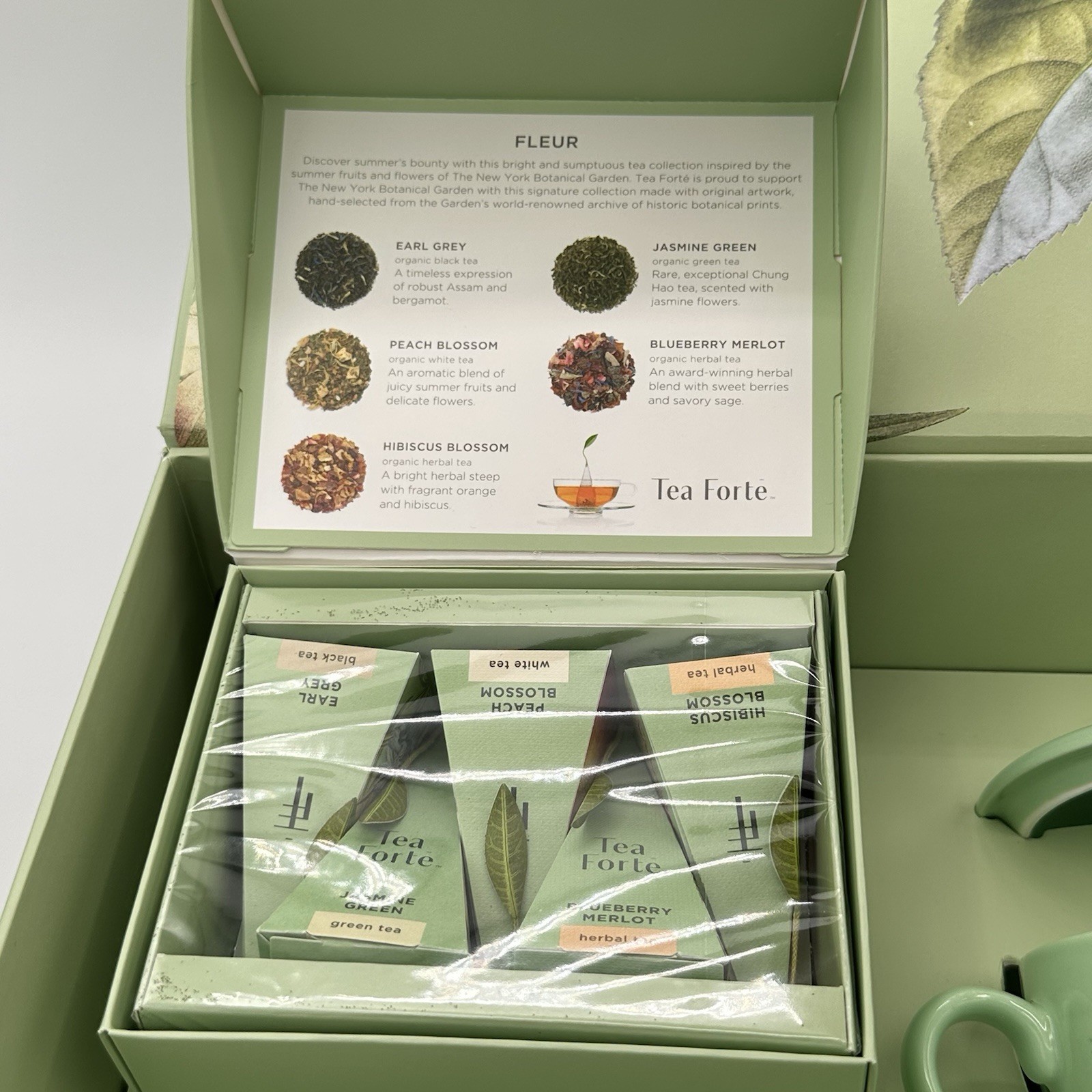 Tea Forte Fleur Gift Set with Cafe Cup Tea Tray and 10 Handcrafted Tea Infusers
