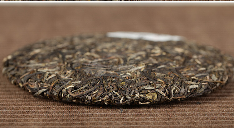 2016 Xiaguan Qian Jia Zhai Wild Aged Old Tree Round Cake Puer Raw Pu’er Tea 357g