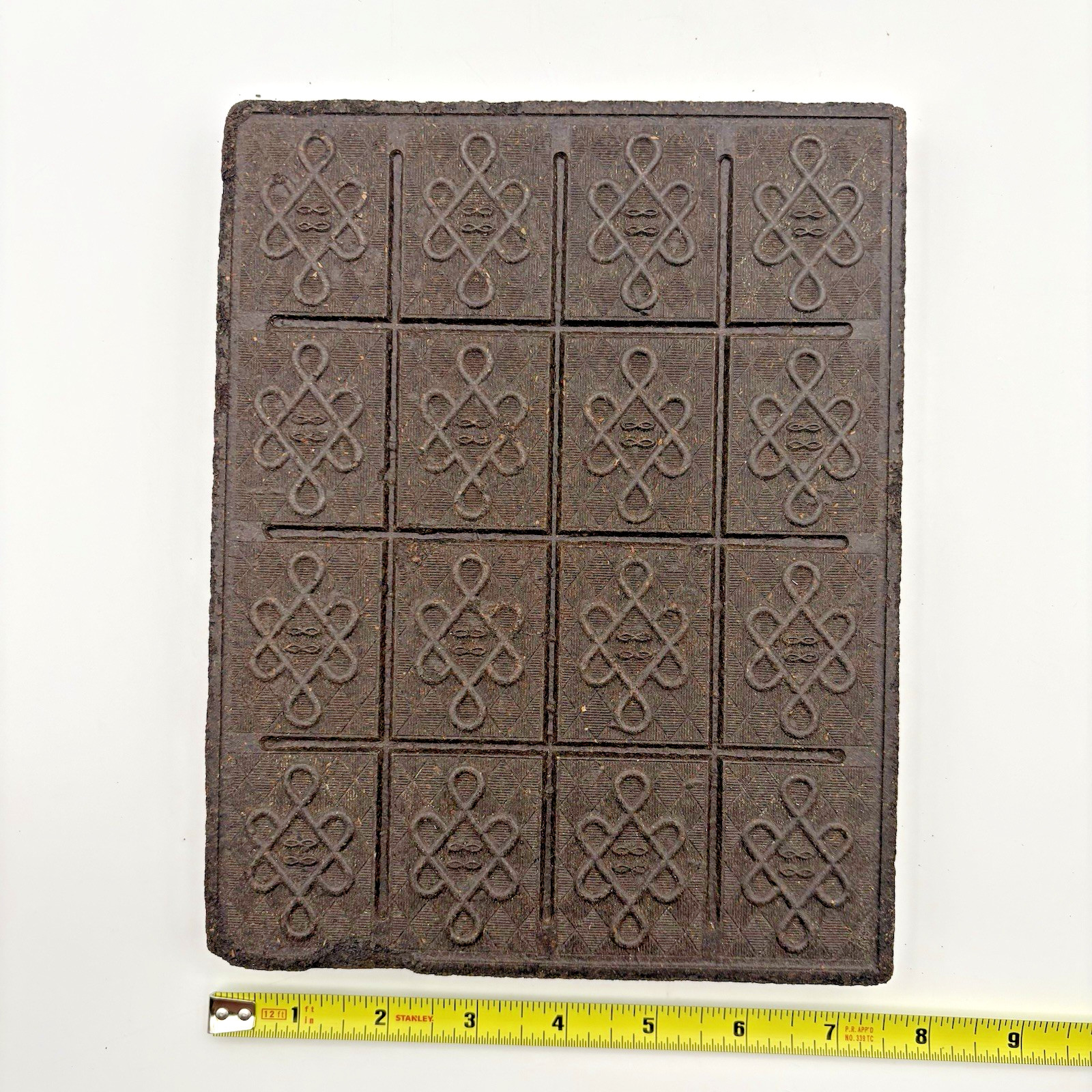 Black Tea Brick 9.5″ x 7.5″ Compressed 2.89 lbs Tea Garden Decorative