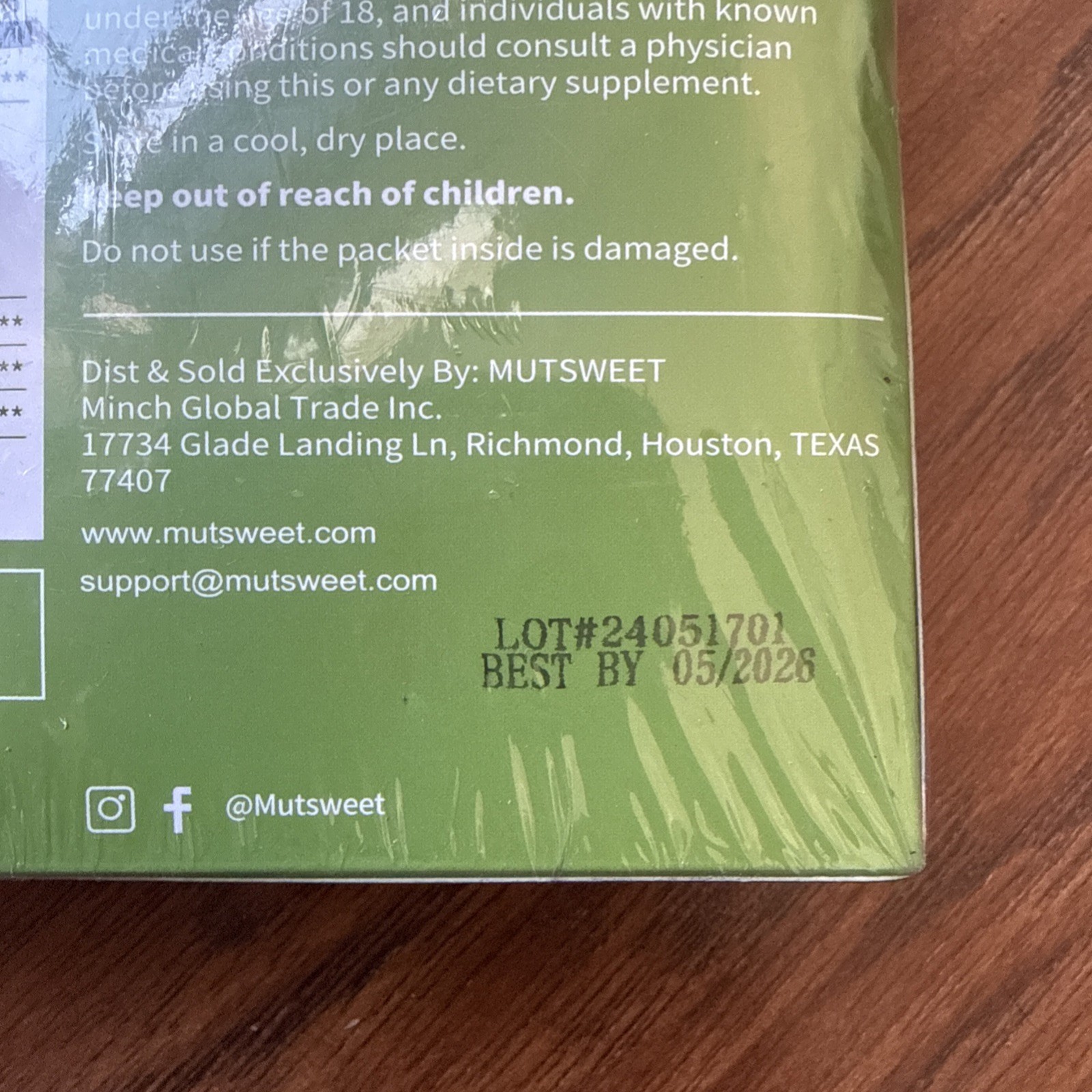 Mutsweet Matcha Latte Mushroom 15 Packets Tea 10 Mushrooms & Skim Milk Powder