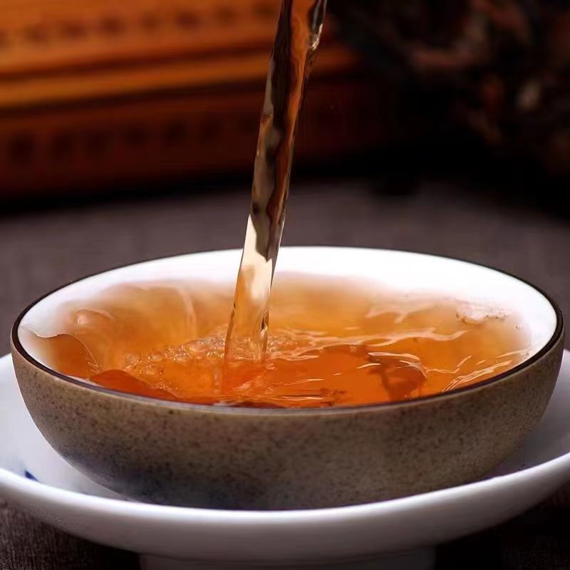 2004 Yunnan Pu-erh Tea Lao Ban Zhang Raw Puerh Tea Cake Wild Tree Pu’er Tea 357g